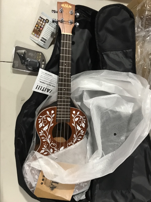 Photo 2 of Mandy Harvey Learn To Play Signature Tenor Ukulele Starter Kit