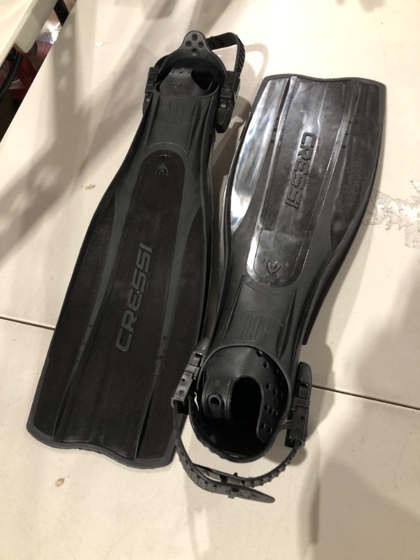 Photo 2 of Cressi Lightweight Well-Balanced Open Heel Scuba Diving Fins - Pro Light: made in Italy XS | US Man 4/6.5 | US Lady 5/7.5 | EU 35/38 Black