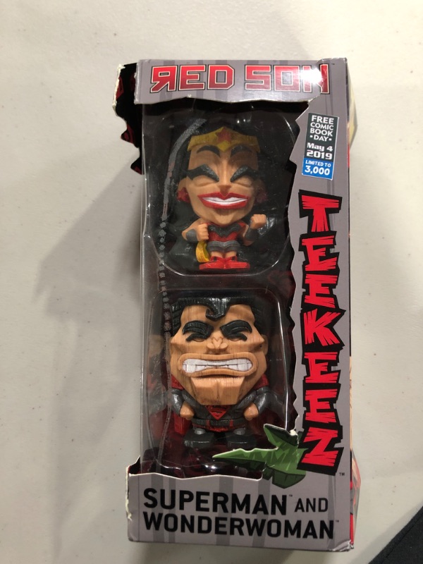 Photo 2 of Cryptozoic Entertainment Teekeez: Red Son Superman & Wonder Woman Vinyl Figure 2 Pack