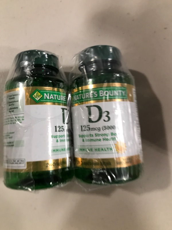 Photo 2 of Nature’s Bounty Vitamin D3, Immune Support, 125 mcg (5000iu), Rapid Release Softgels, 240 Ct 240 Count - 2 PACK