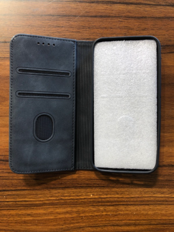 Photo 2 of iphone 13 Leather Wallet Case