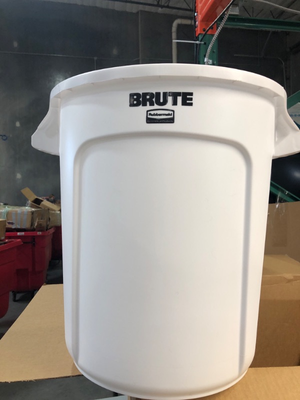 Photo 1 of Brute 10 Gal. White Plastic Round Trash Can