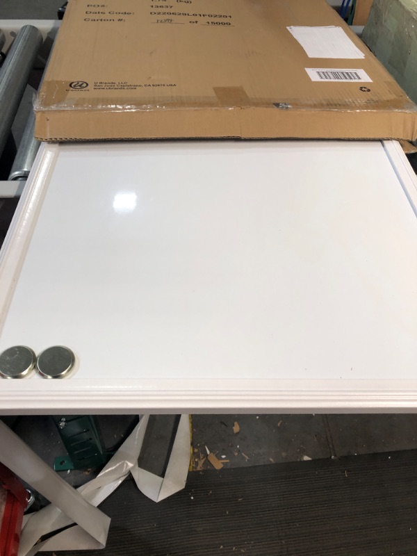 Photo 3 of * DAMAGED * U Brands Magnetic Dry Erase Board, 20 x 30 Inches, White Wood Frame (2071U00-01) 20'' x 30''