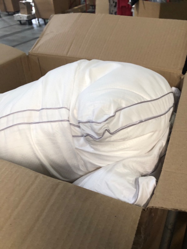 Photo 2 of * USED * viewstar Pillows Queen Size Set of 2, Down Alternative Bed Pillows, Back Side Sleeper Pillow for Neck and Shoulder Support, Soft Fluffy Hotel Pillows with Gusset Design, Machine Washable, 20" x 30" Queen - 20" x 30" (Pack of 2) Medium