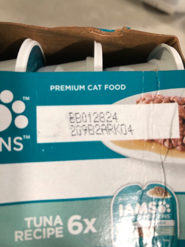 Photo 3 of IAMS PERFECT PORTIONS Indoor Adult Grain Free* Wet Cat Food Cuts in Gravy Variety Pack, Tuna Recipe and Salmon Recipe, (12) 2.6 oz. Easy Peel Twin-Pack Trays Cuts in Gravy Variety: Indoor Tuna & Salmon 2.6 Ounce (Pack of 12)