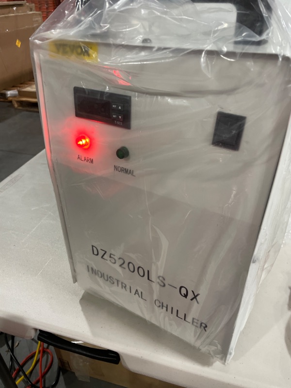Photo 1 of VEVOR Industrial Chiller, CW5200 Industrial Water Chiller, 1700W Cooling Capacity, 6L Capacity Cooling Water, 0.8hp, 4.23gpm, Recirculating Chiller for 130/150W Engraving Machine Cooling Machine
