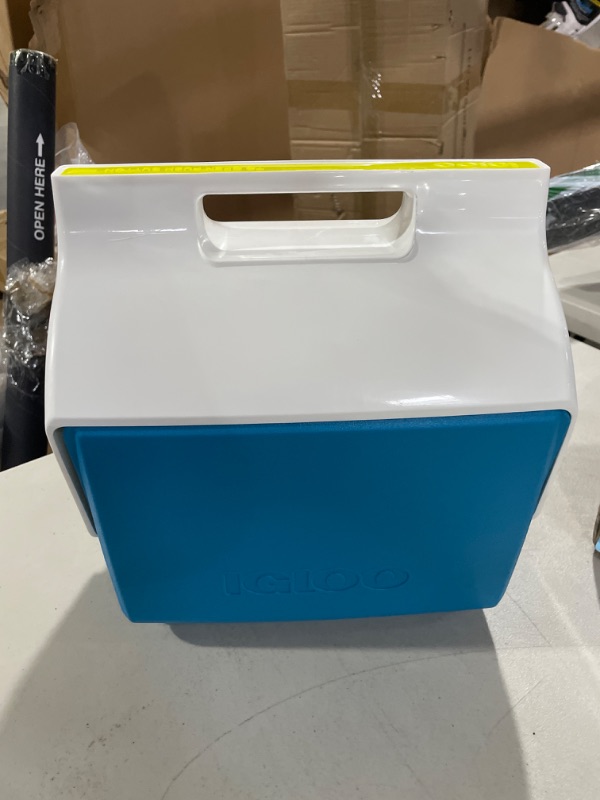 Photo 2 of *SEE NOTE* Igloo 7 Qt Hardsided Playmate Pal Lunch Cooler Fiesta Blue