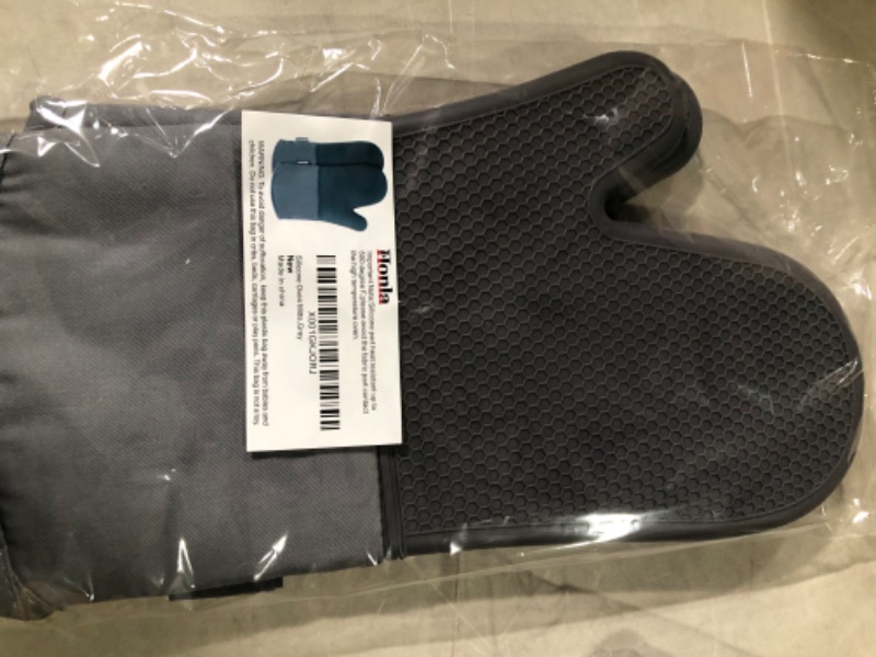 Photo 2 of (Pack of 2) Honla Silicone Oven Mitts,Heat Resistant to 500 F,1 Pair of Non Slip Kitchen Oven Gloves for Cooking,Baking,Grilling,Barbecue Potholders,Gray 1 Pair_grey