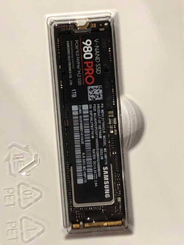 Photo 2 of SAMSUNG 980 PRO SSD with Heatsink 1TB PCIe Gen 4 NVMe M.2 Internal Solid State Hard Drive, Heat Control, Max Speed, PS5 Compatible, MZ-V8P1T0CW