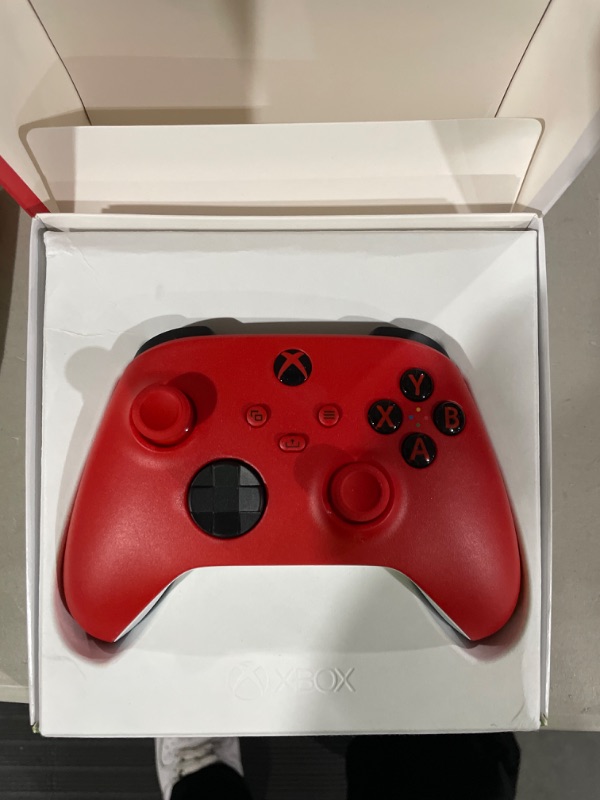 Photo 2 of Xbox Core Wireless Controller – Pulse Red
