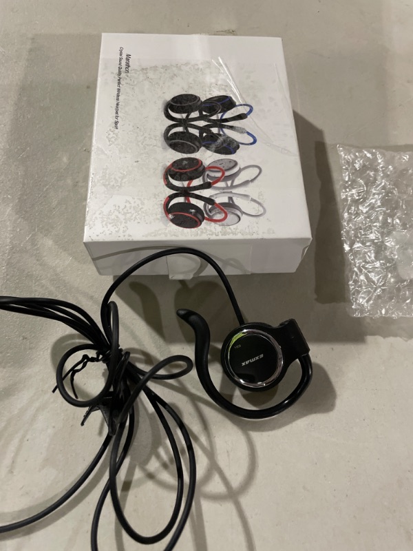 Photo 1 of headphones bundle 