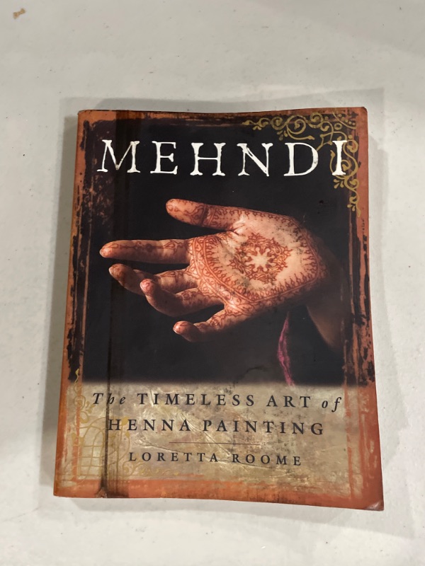 Photo 2 of Mehndi : The Timeless Art of Henna Painting