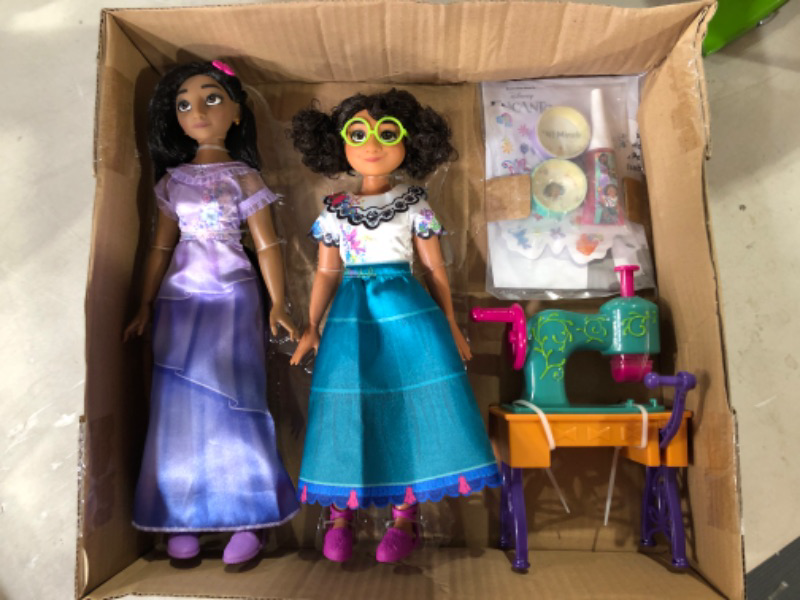 Photo 3 of Disney Encanto Mirabel and Isabela Custom Fashion Creation Kit [Amazon Exclusive]