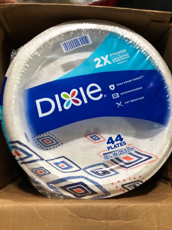 Photo 1 of Dixie everyday disposable paper plates 10 1/16