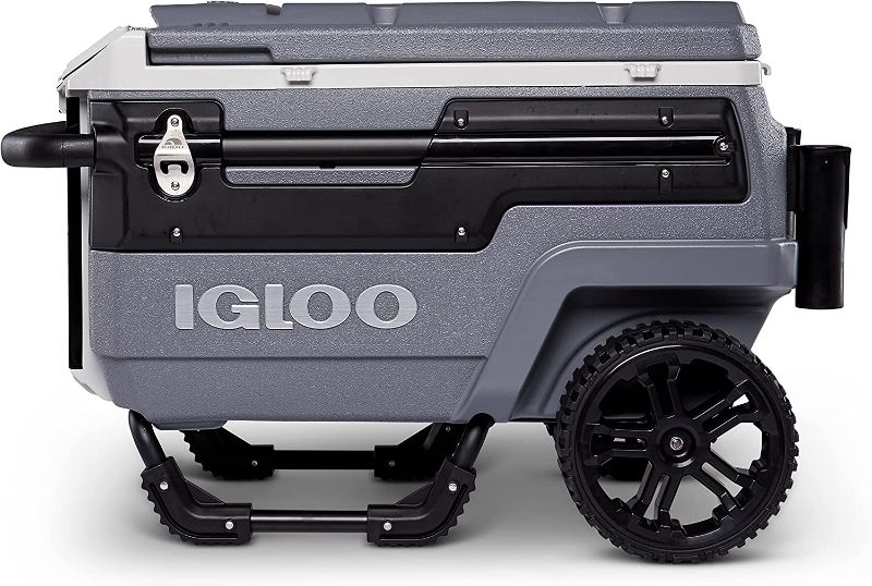 Photo 1 of "FOR PARTS ONLY" Igloo 70 Qt Premium Trailmate Wheeled Rolling Cooler
Lid missing- Wheel not mounted properly