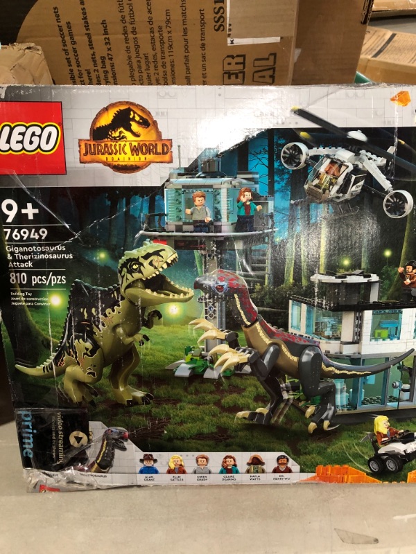 Photo 2 of LEGO Jurassic World Dominion Pyroraptor & Dilophosaurus Transport 76951 (279 Pieces)