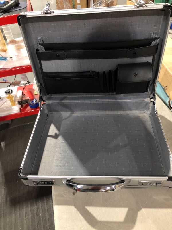 Photo 2 of RoadPro SPC-931R 17.5" x 4" x 13" Silver Aluminum Briefcase,Medium