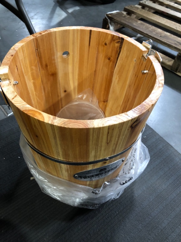 Photo 2 of Elite Gourmet EIM916 Old Fashioned 6 Quart Vintage Wood Bucket by Electric Maker Machine Appalachian, Bonus Classic Die-Cast Hand Crank, Uses Rock Salt Churns Ice Cream in Minutes, Pine Motor + Hand Crank 6 Quart Pine