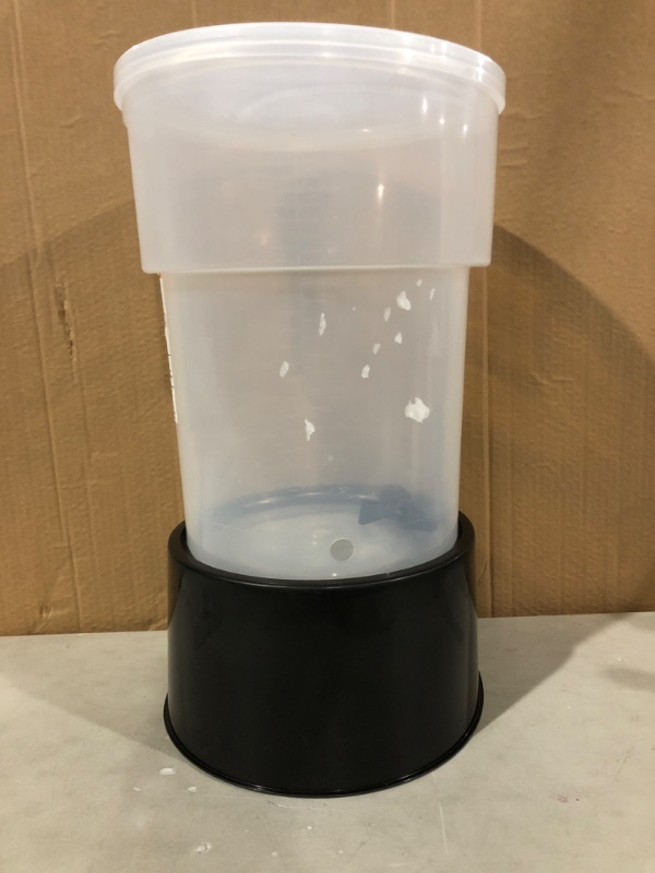 Photo 2 of CFS 222903 Polypropylene Round Beverage Dispenser with Base, 5 gal. Capacity, 12-3/8" Dia. x 21-1/2" H, Black Base 5 Gallon Black Base.
* Used, No visible damage or defect on product. * (Stock photo for reference)