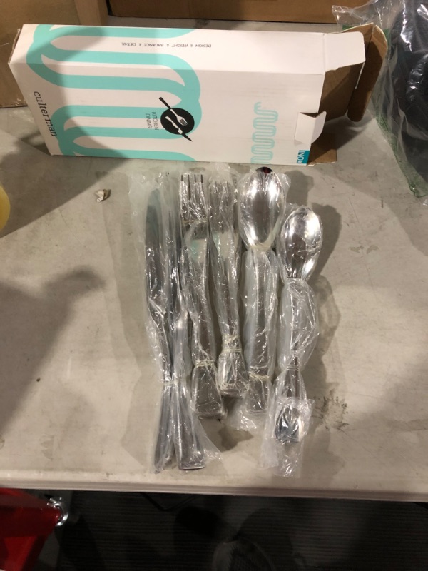 Photo 2 of Locci 20 Pieces Silverware Set,Flatware Setfor 4,18/10 Stainless Steel Cutlery Set ,Dishwasher Safe