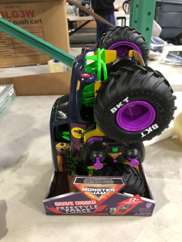 Photo 2 of Monster Jam, Official Grave Digger Freestyle Force, Remote Control Car, Monster Truck Toys for Boys Kids and Adults, 1:15 Scale