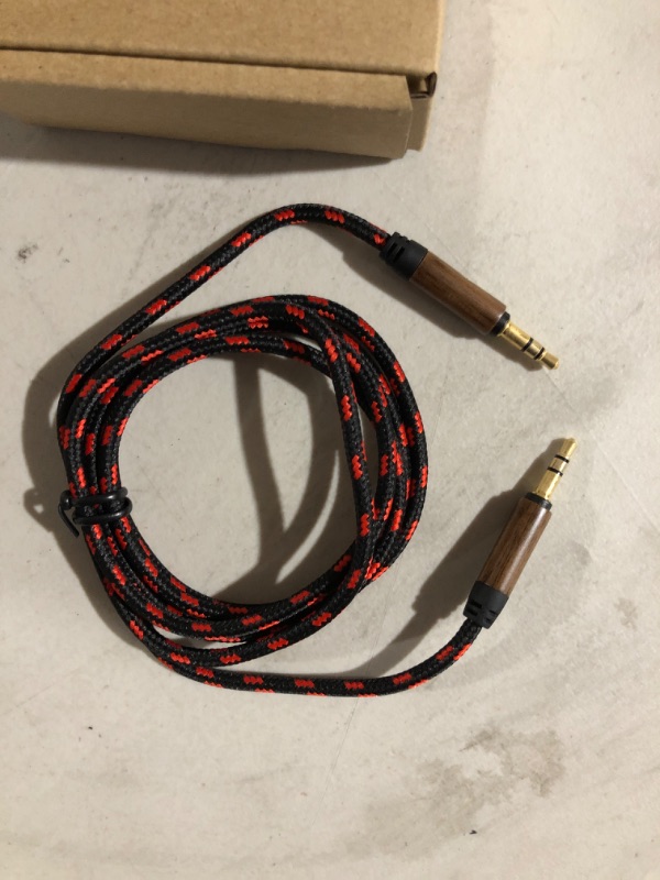 Photo 3 of Axiom 3.5mm Male to Male Audio AUX Cable with Gold Plated Connectors - 4 Feet