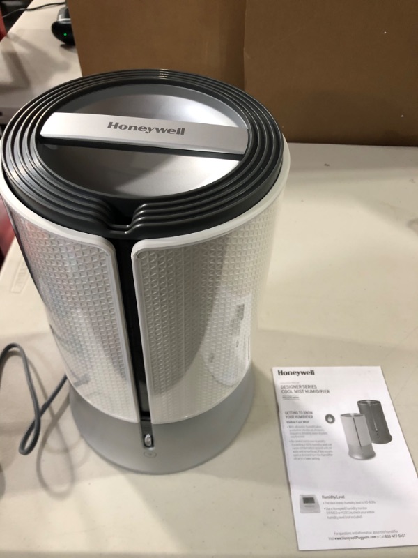 Photo 2 of ***SEE NOTES*** Honeywell HUL430W Designer Series Cool Mist Humidifier, White