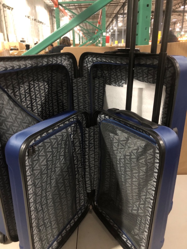 Photo 2 of !!!SEE CLERK NOTES!!!
Heritage Travelware Lincoln Park Luggage - 2 Piece - Navy