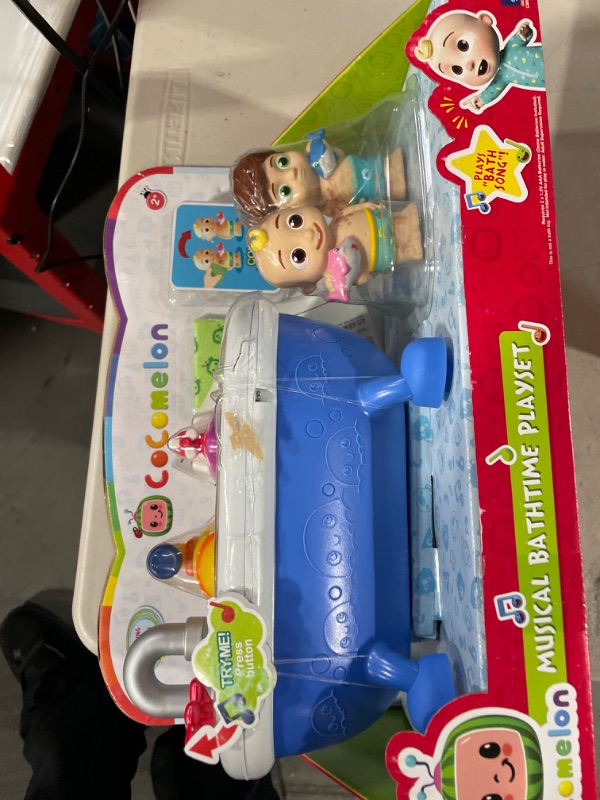 Photo 2 of CoComelon Bathtub Playset