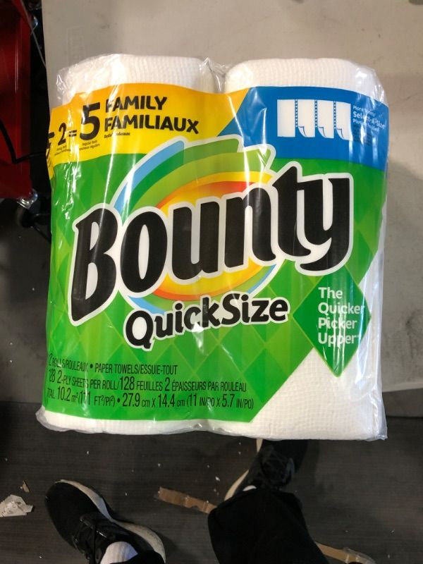 Photo 1 of Bounty Select-A-Size, 2-ply 114 sheets Paper Towel Big Roll - White - 2-Pack White 114 Count (Pack of 2)
