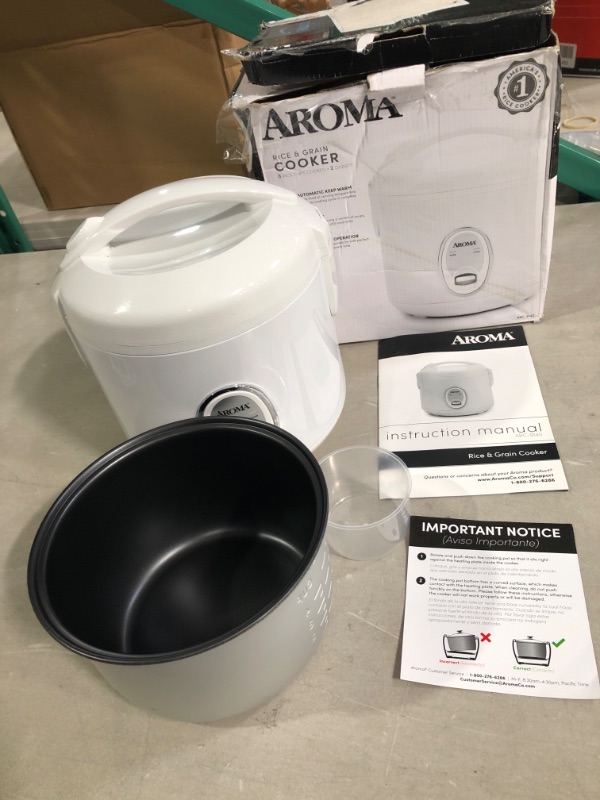Photo 2 of Aroma Housewares 8-Cup (Cooked) (4-Cup UNCOOKED) Cool Touch Rice Cooker (ARC-914S)