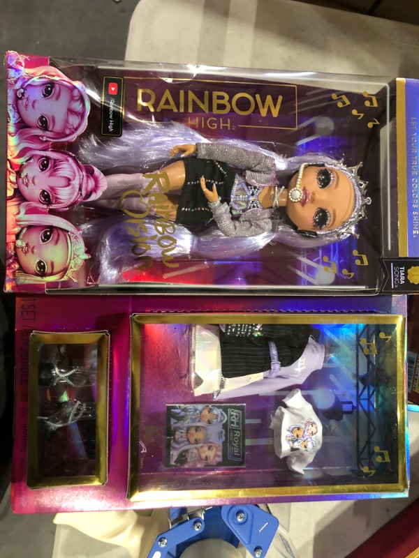 Photo 2 of Rainbow High Rainbow Vision Royal Three K-pop Tiara Song Fashion Doll