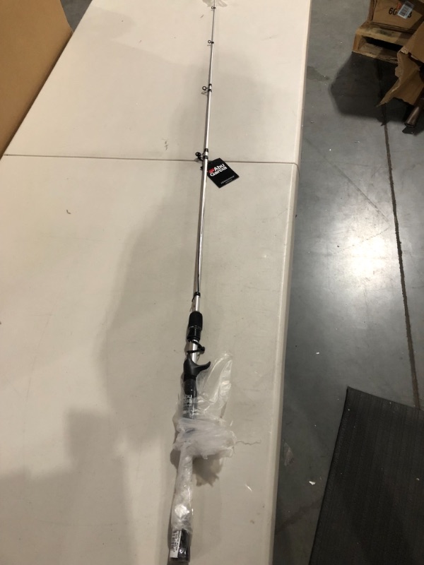 Photo 2 of Abu Garcia Vengeance Low Profile Baitcast Reel and Fishing Rod Combo 7' - Medium Heavy - 1pc- Left-handed 7' - Medium Heavy - 1pc