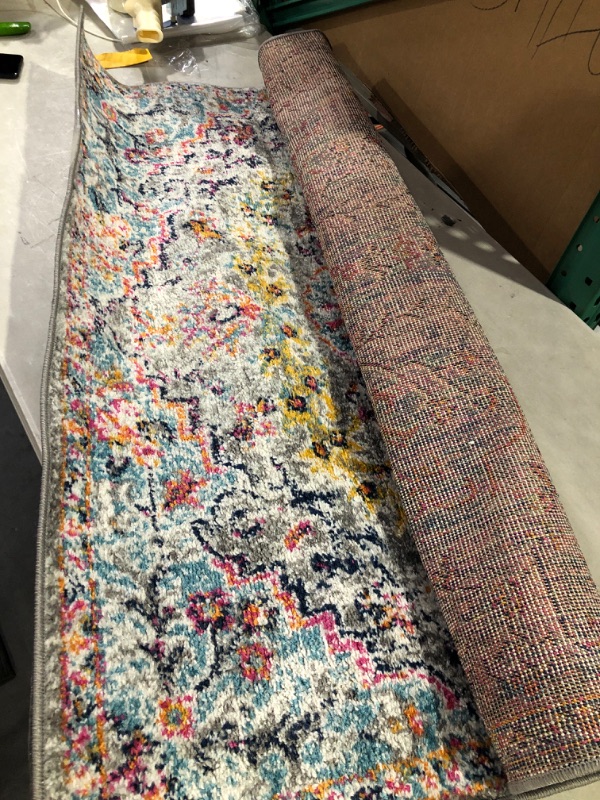 Photo 1 of area rug 3'11x 5'7