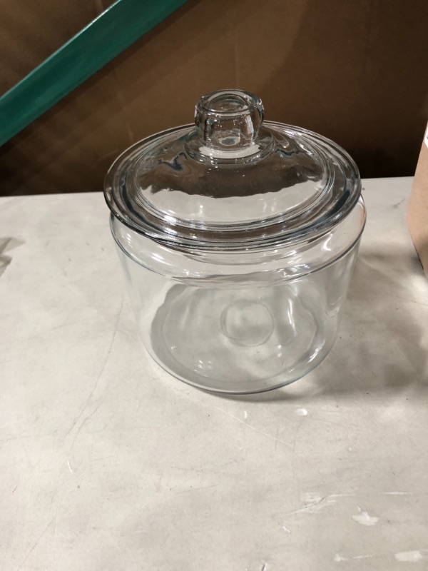 Photo 2 of ***SEE CLERK NOTES***
Tea Jar Round with Glass Lid 96 Oz. 