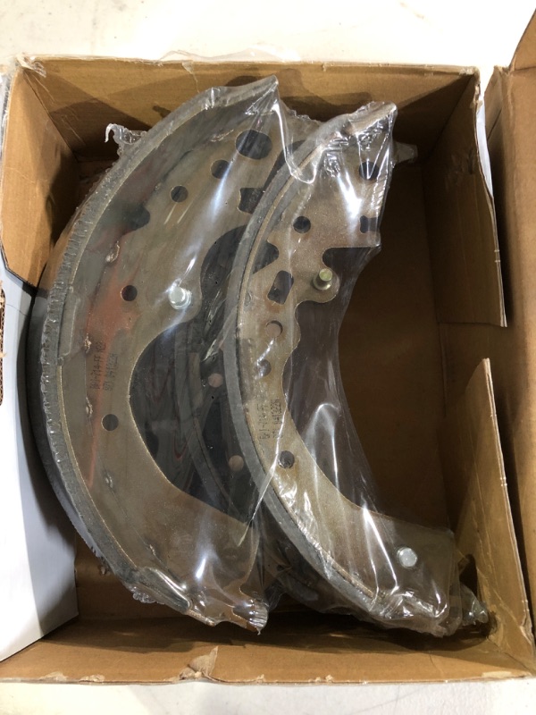 Photo 2 of Raybestos 871PG Professional Grade Drum Brake Shoe Set