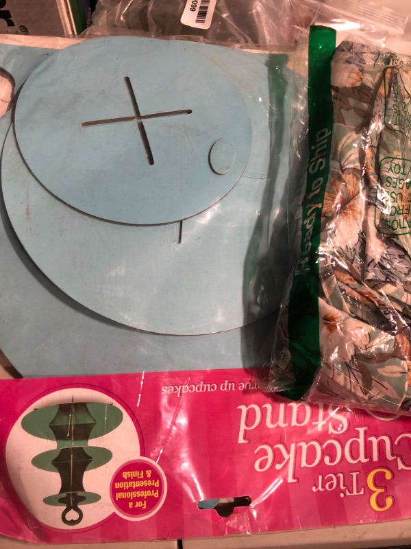 Photo 1 of assorted home good bundle 