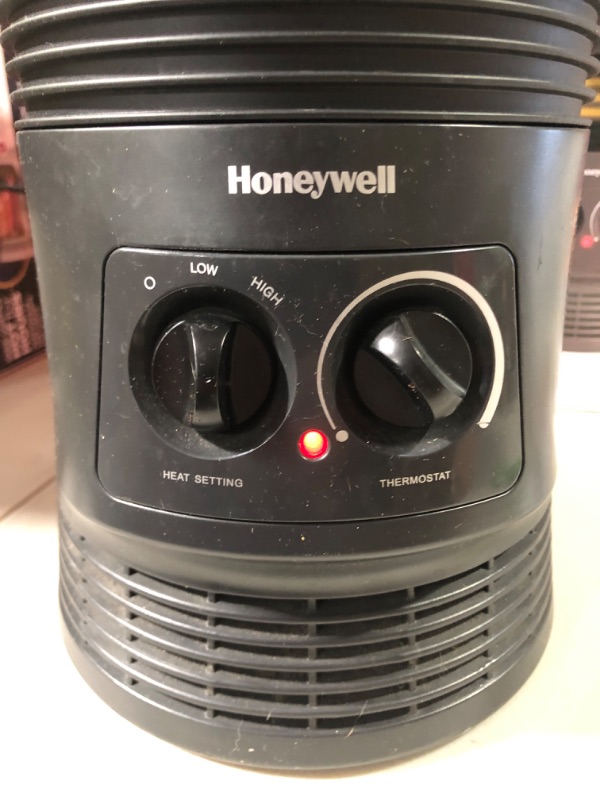 Photo 3 of [USED] Honeywell HHF360V 360 Degree Surround Fan Forced Heater with Surround Heat