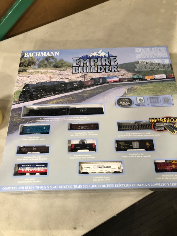 Photo 1 of Bachmann Trains - Empire Builder Ready To Run 68 Piece Electric Train Set - N Scale