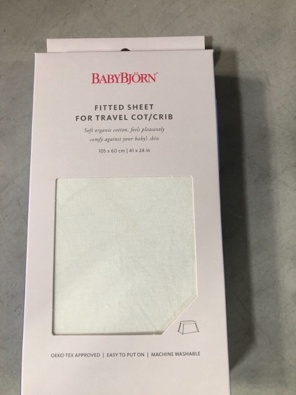 Photo 2 of BABYBJORN Fitted Sheet for Travel Crib Light - Organic White Fitted Sheet for Travel Crib White