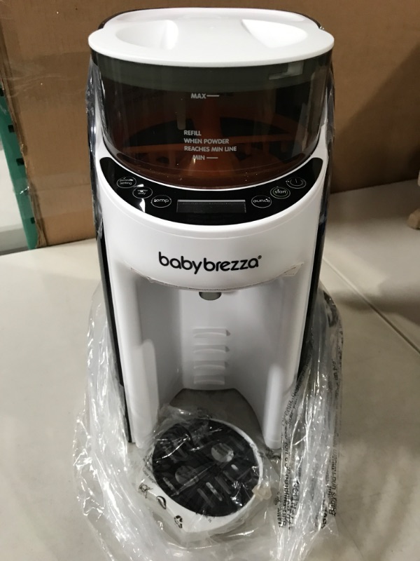 Photo 3 of Baby Brezza Formula Pro Advanced Formula Dispenser Machine