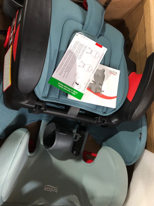 Photo 2 of Britax Highpoint Backless Belt-Positioning Booster Seat, SafeWash Green Ombre - Date of Manufacture - Apr. 2022