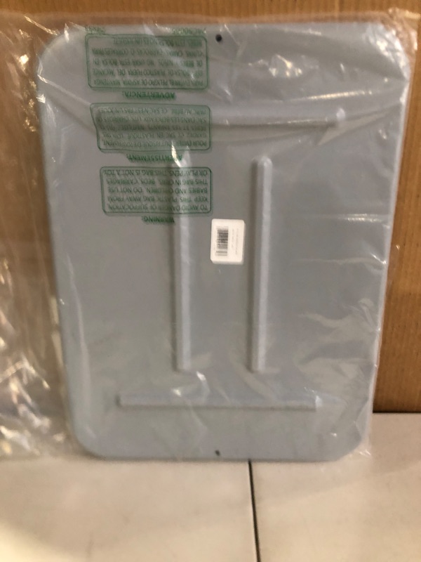 Photo 2 of (3) Rubbermaid Commercial Products FG364800GRAY Food Service Bus/Utility Tote Box Lid for 4 5/8 gal, Gray