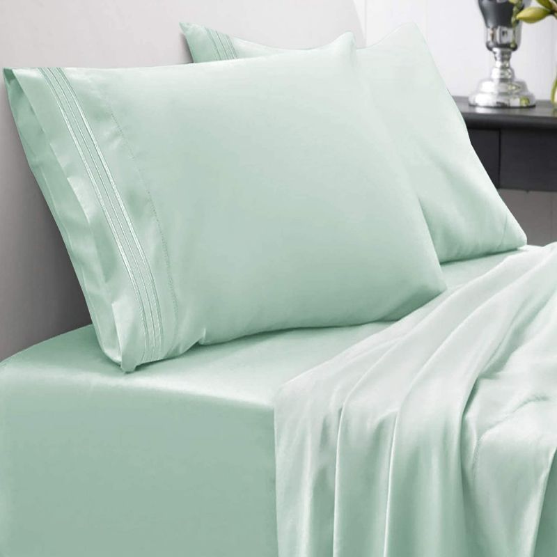 Photo 1 of  Luxury Bedding Set with Flat Sheet, Fitted Sheet, 2 Pillow Cases