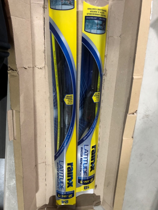 Photo 2 of Rain-X 810164 Latitude 2-In-1 Water Repellent Wiper Blades