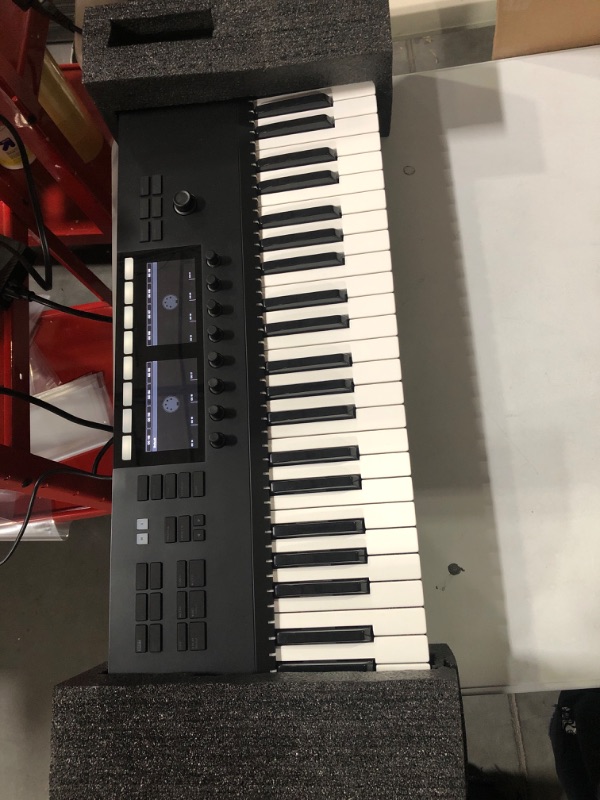 Photo 2 of Native Instruments Komplete Kontrol S49 Mk2 Keyboard
