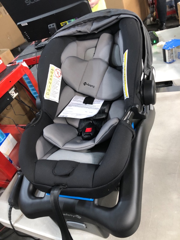 Photo 2 of Safety 1st Car Seat