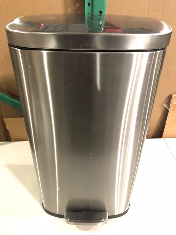 Photo 1 of Amazon Basics 30 Liter / 7.9 Gallon Soft-Close