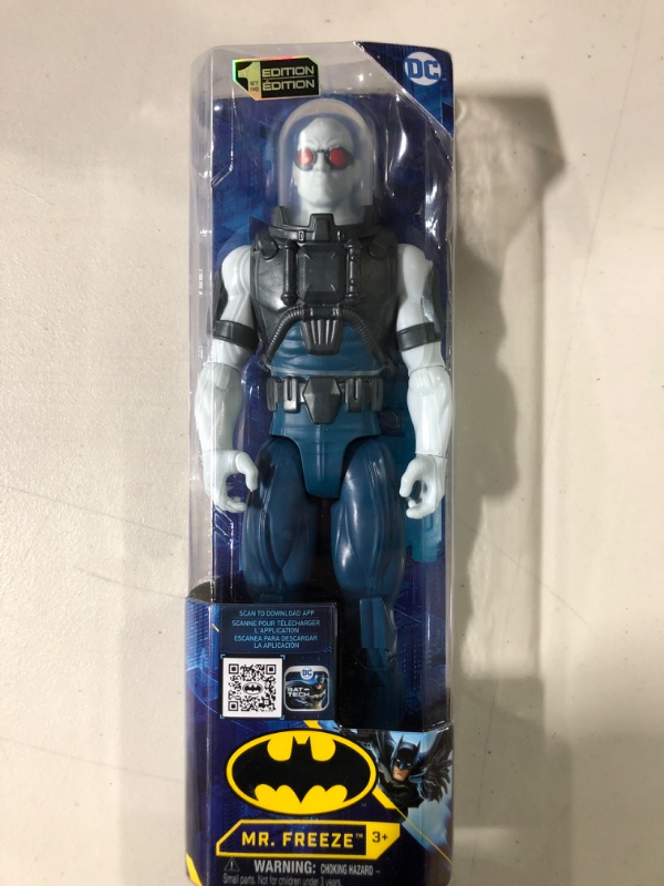 Photo 2 of DC Comics 12 Figure - Mr. Freeze S1 V1