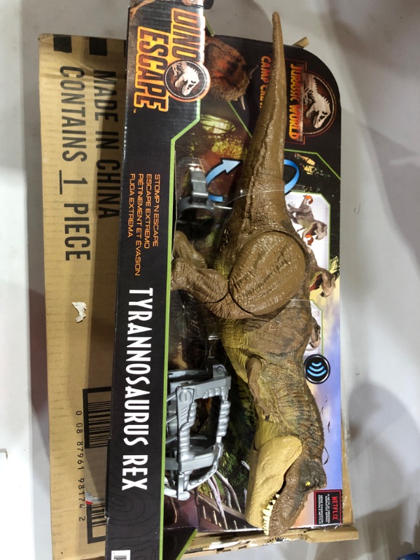 Photo 3 of Jurassic World Stomp ‘N Escape Tyrannosaurus Rex Figure 